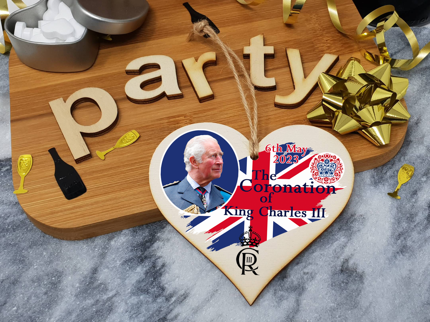 King Charles III Coronation Hanging Wooden Heart 6th May 2023 Decorations Celebration Party Bunting Alternative Keepsake Royal Memorabilia