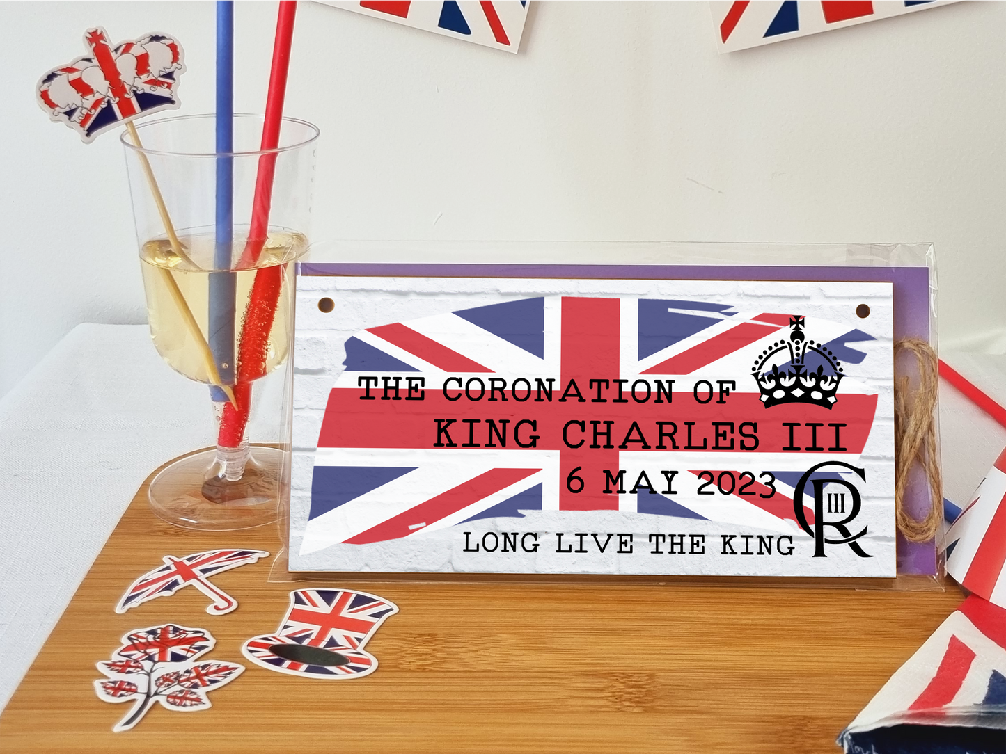 King Charles III Coronation Hanging Wooden Plaque 6th May 2023 Decorations Celebration Party Bunting Alternative Keepsake Royal Memorabilia