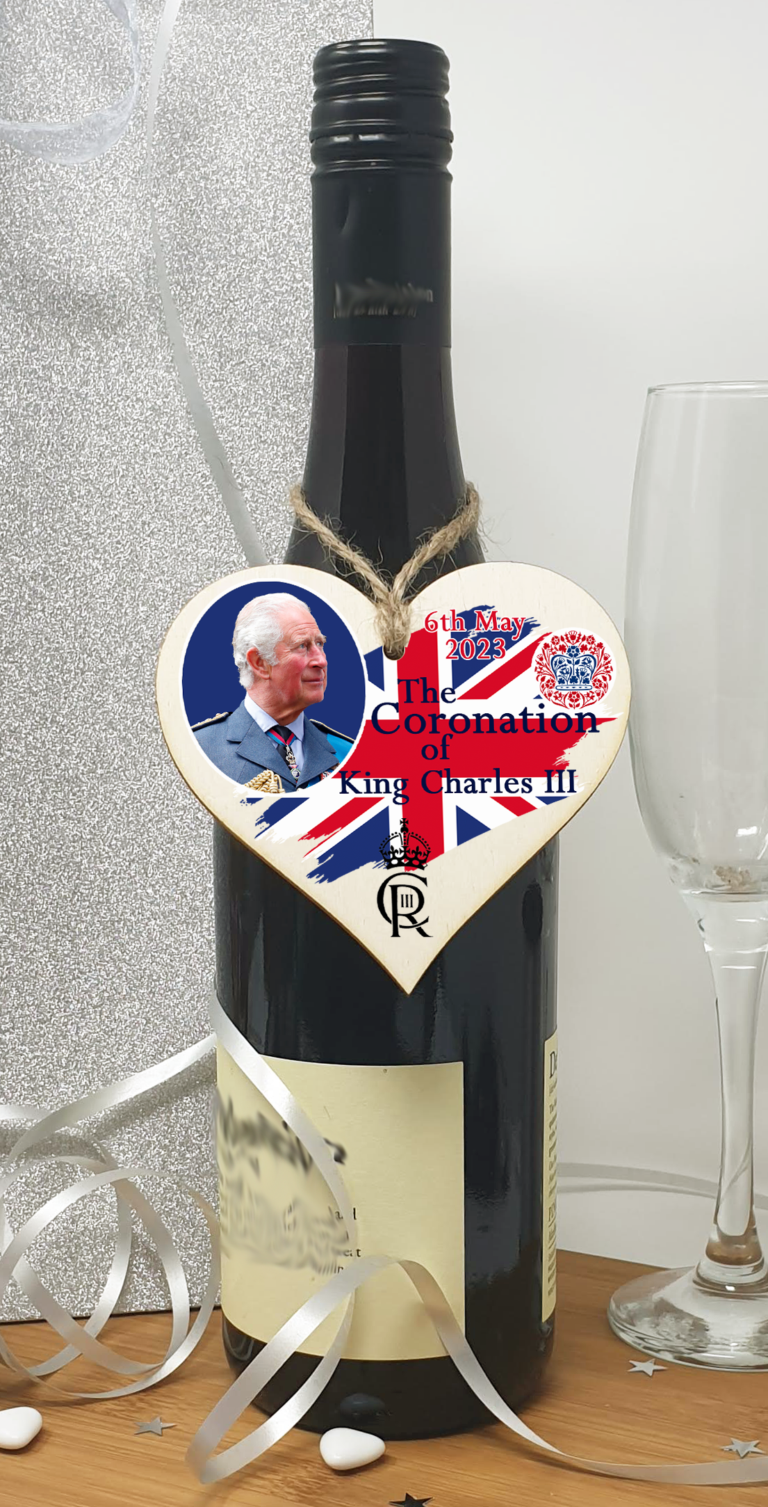 King Charles III Coronation Hanging Wooden Heart 6th May 2023 Decorations Celebration Party Bunting Alternative Keepsake Royal Memorabilia