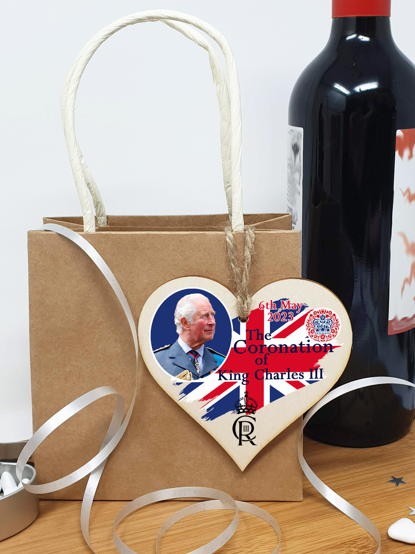 King Charles III Coronation Hanging Wooden Heart 6th May 2023 Decorations Celebration Party Bunting Alternative Keepsake Royal Memorabilia