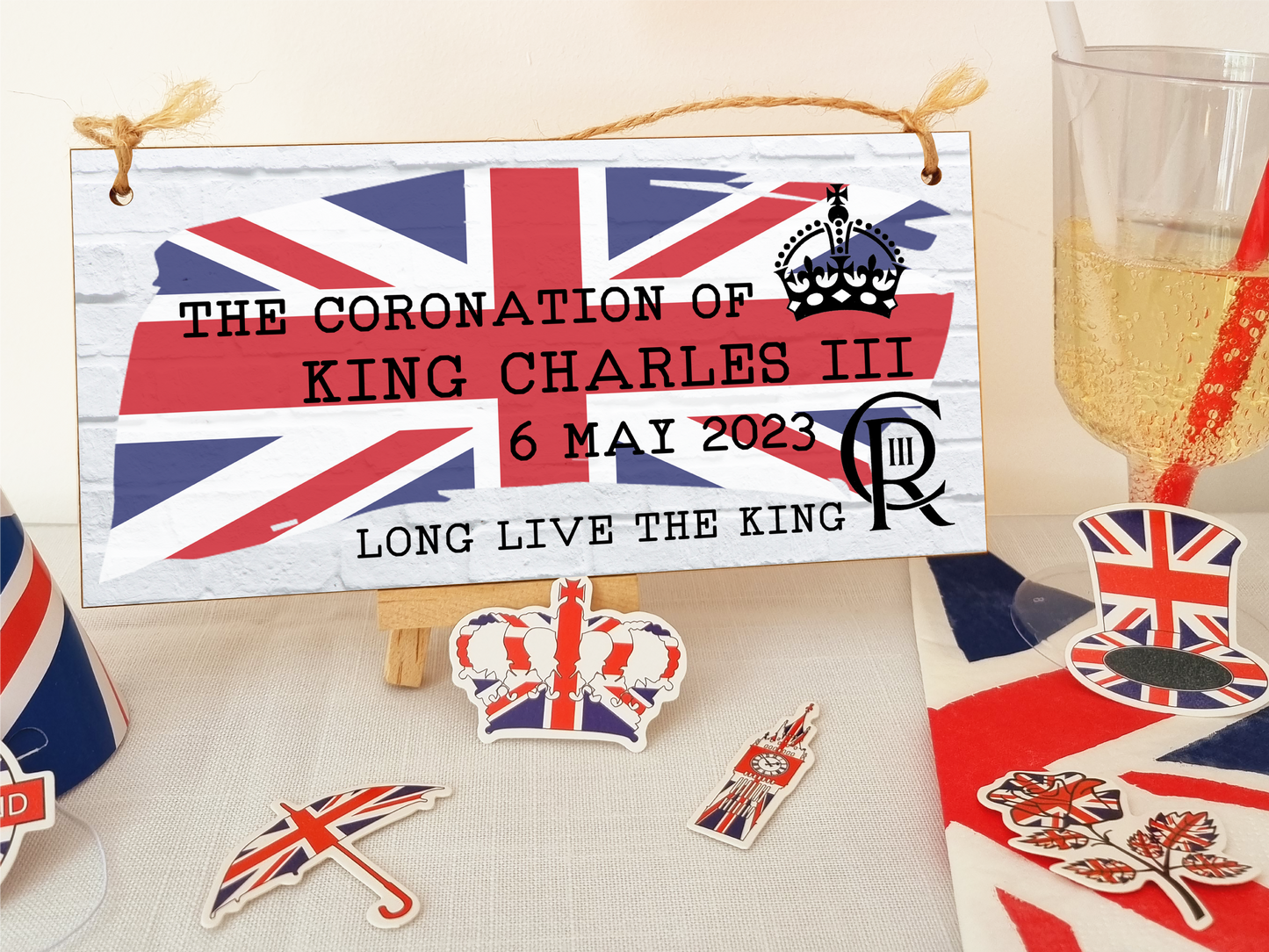 King Charles III Coronation Hanging Wooden Plaque 6th May 2023 Decorations Celebration Party Bunting Alternative Keepsake Royal Memorabilia
