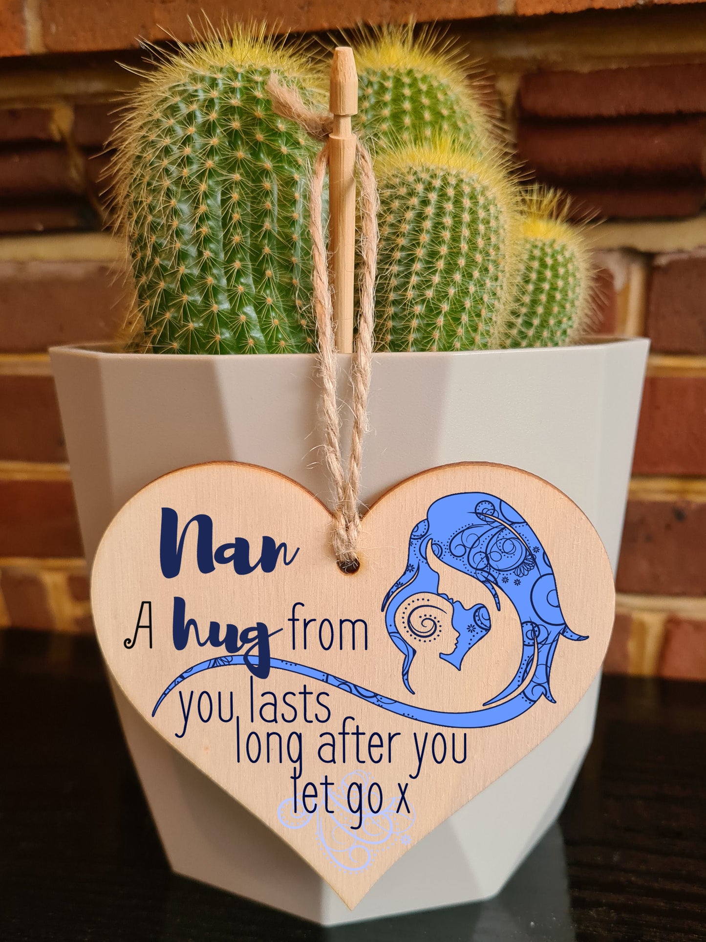 Handmade Wooden Hanging Heart Plaque Mother's Day Gift perfect for Nan loving thoughtful special keepsake A hug from you lasts long after you let go card alternative from grandchildren wall hanger