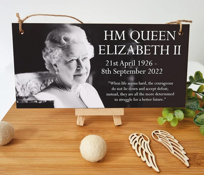 Queen Elizabeth II 1926-2022 Memorial Keepsake in Remembrance Her Majesty RIP Life Hard Quote Hanging Wooden Decoration